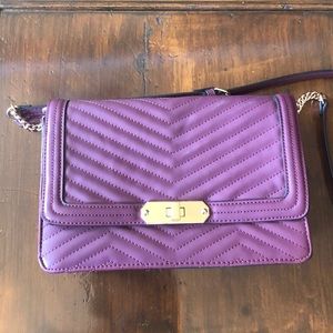 Brand:a new day   Size:Approximately 7”H x 10.25”L                Color:Burgundy